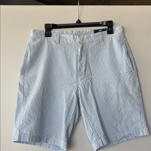 Vineyard Vines blue and white striped seersucker club shorts 100% cotton - Picture 2 of 5